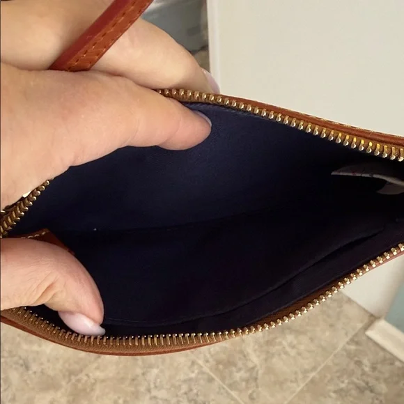 Dooney & Bourke Detroit Tigers Navy Wristlet - Picture 4 of 5